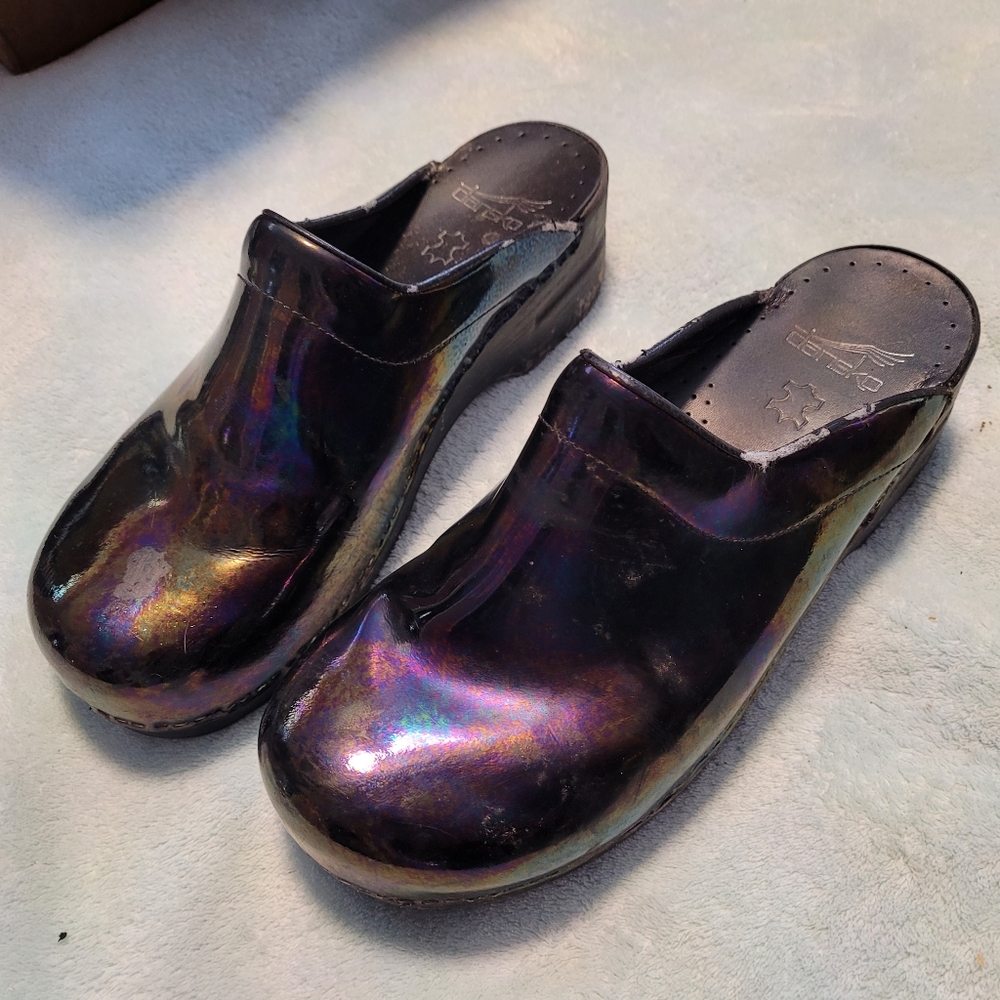 Dansko Iridescent Oil Slick Clogs, size 40 (9-9.5)